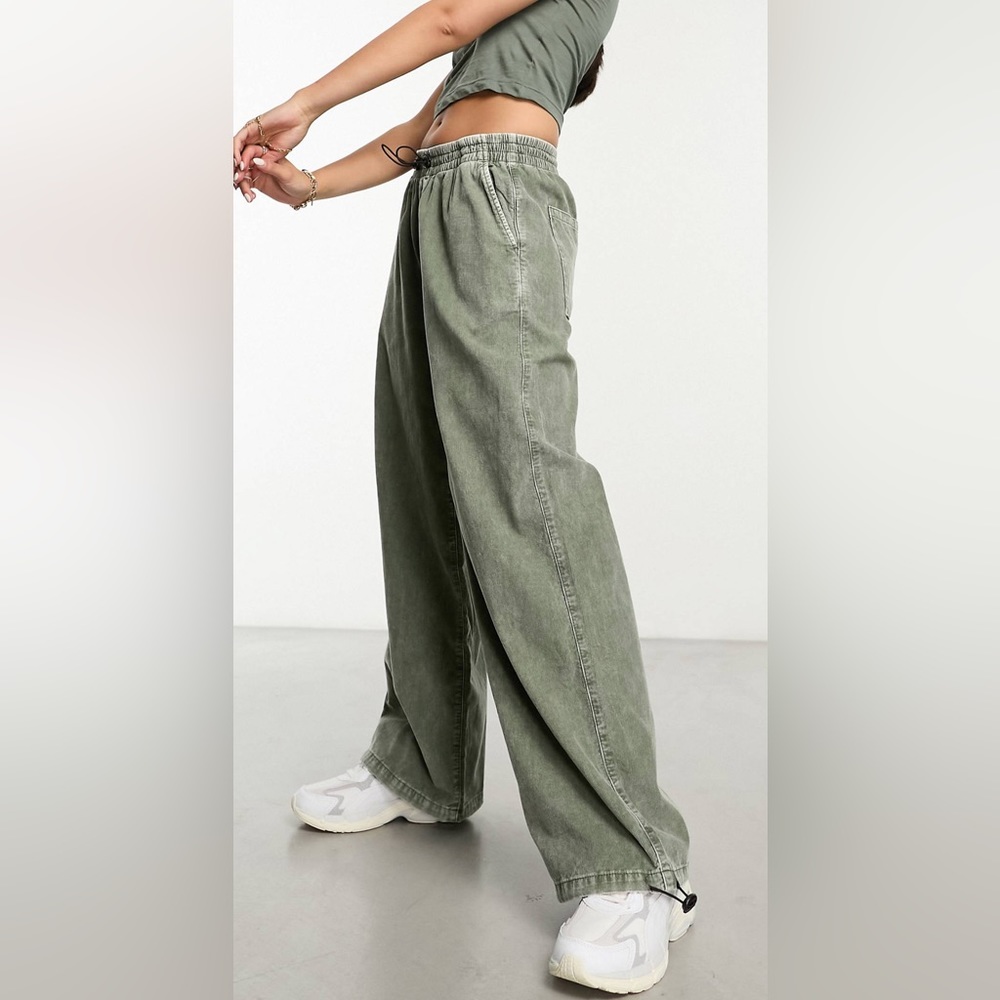 ✨NWOT ASOS CORD PARACHUTE CARGO PANTS✨